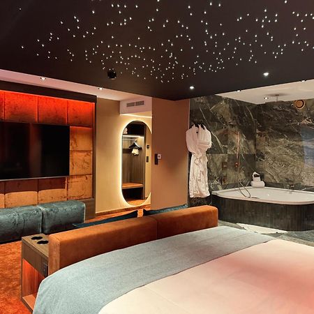 Hotel Restaurant Van Der Valk Nivelles-Sud Екстериор снимка