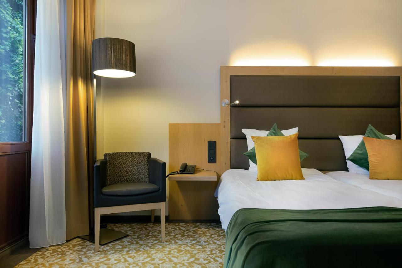 Hotel Restaurant Van Der Valk Nivelles-Sud Екстериор снимка