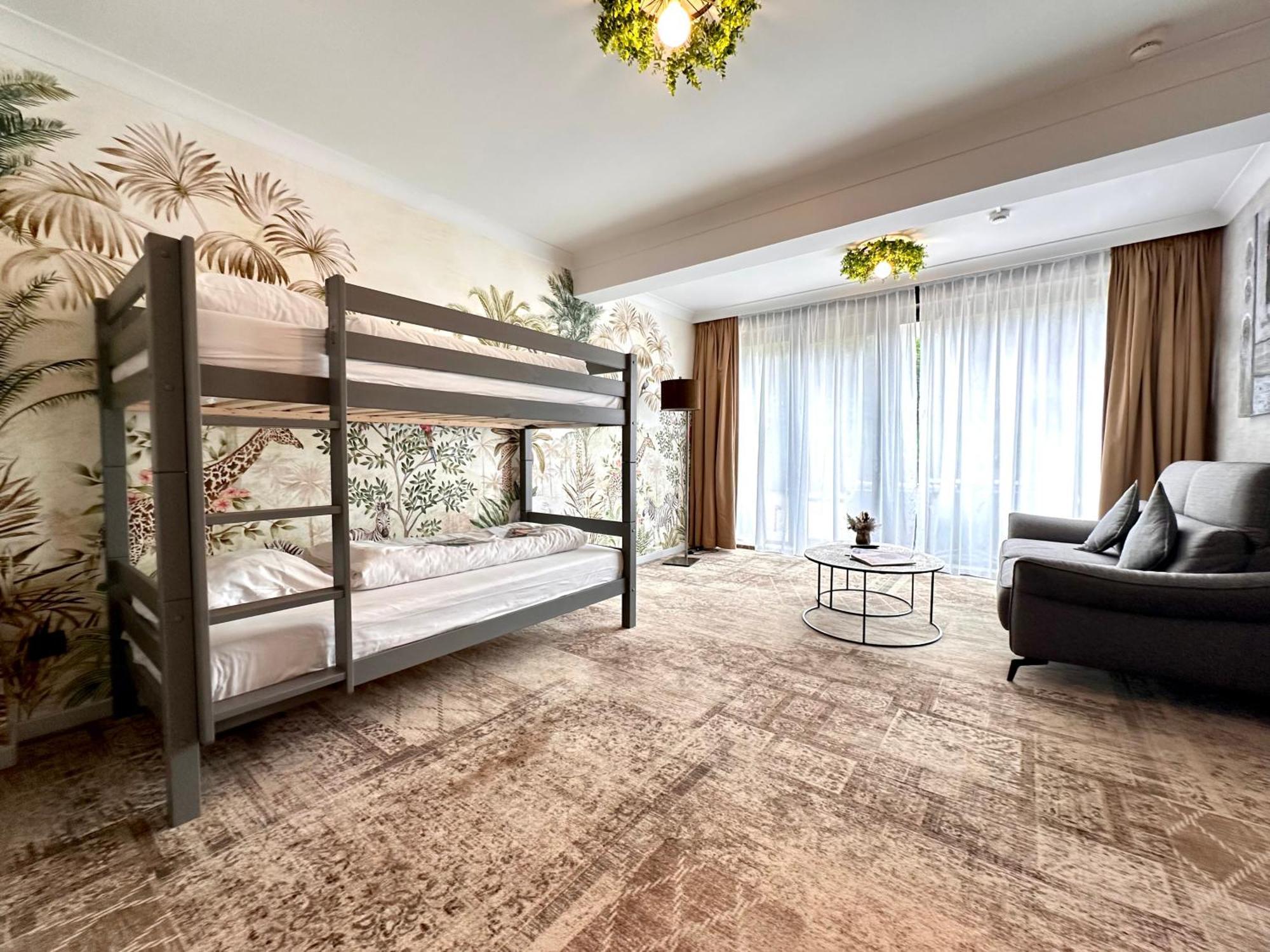 Hotel Restaurant Van Der Valk Nivelles-Sud Екстериор снимка