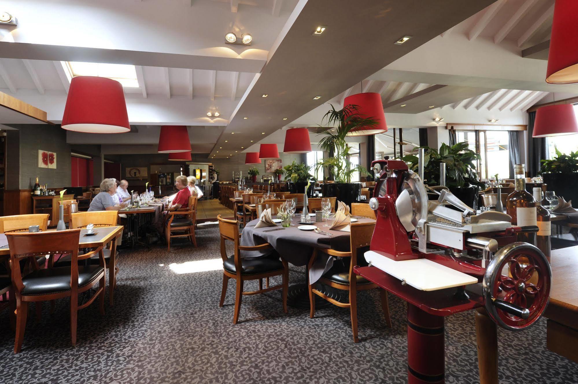 Hotel Restaurant Van Der Valk Nivelles-Sud Екстериор снимка