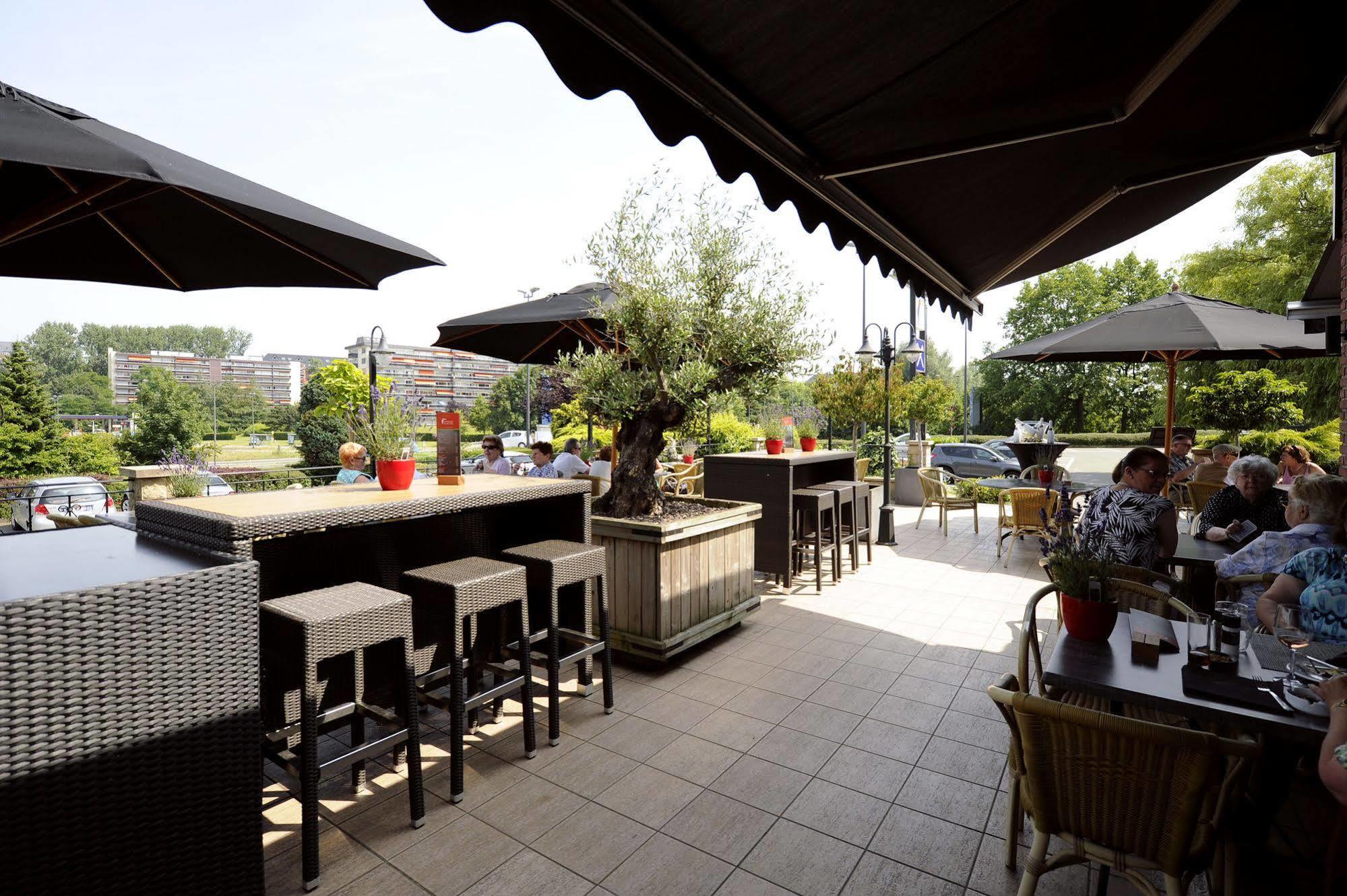 Hotel Restaurant Van Der Valk Nivelles-Sud Екстериор снимка