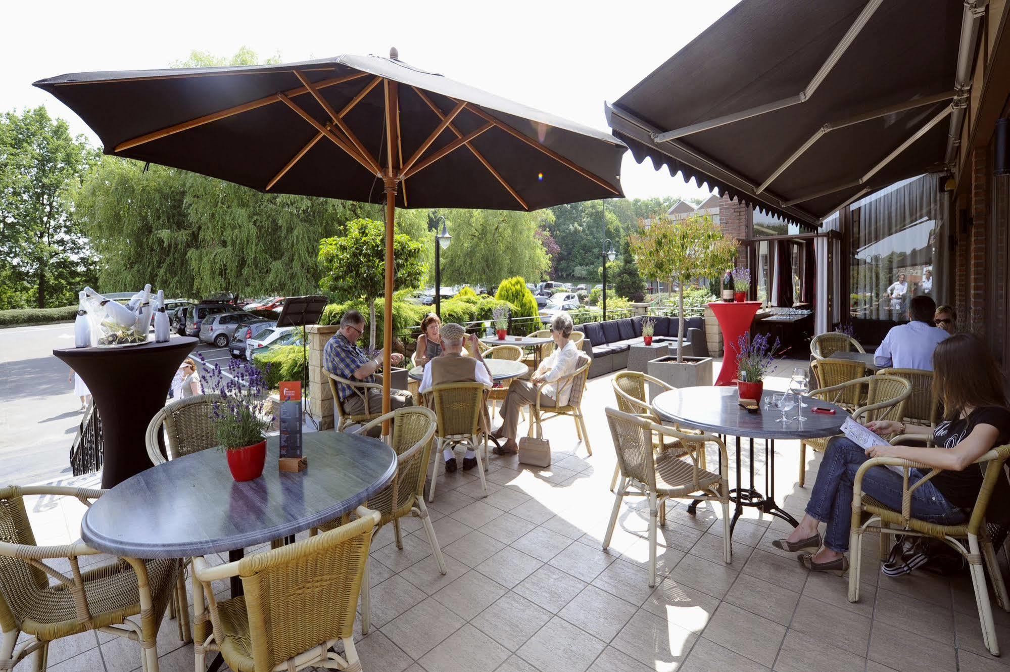 Hotel Restaurant Van Der Valk Nivelles-Sud Екстериор снимка