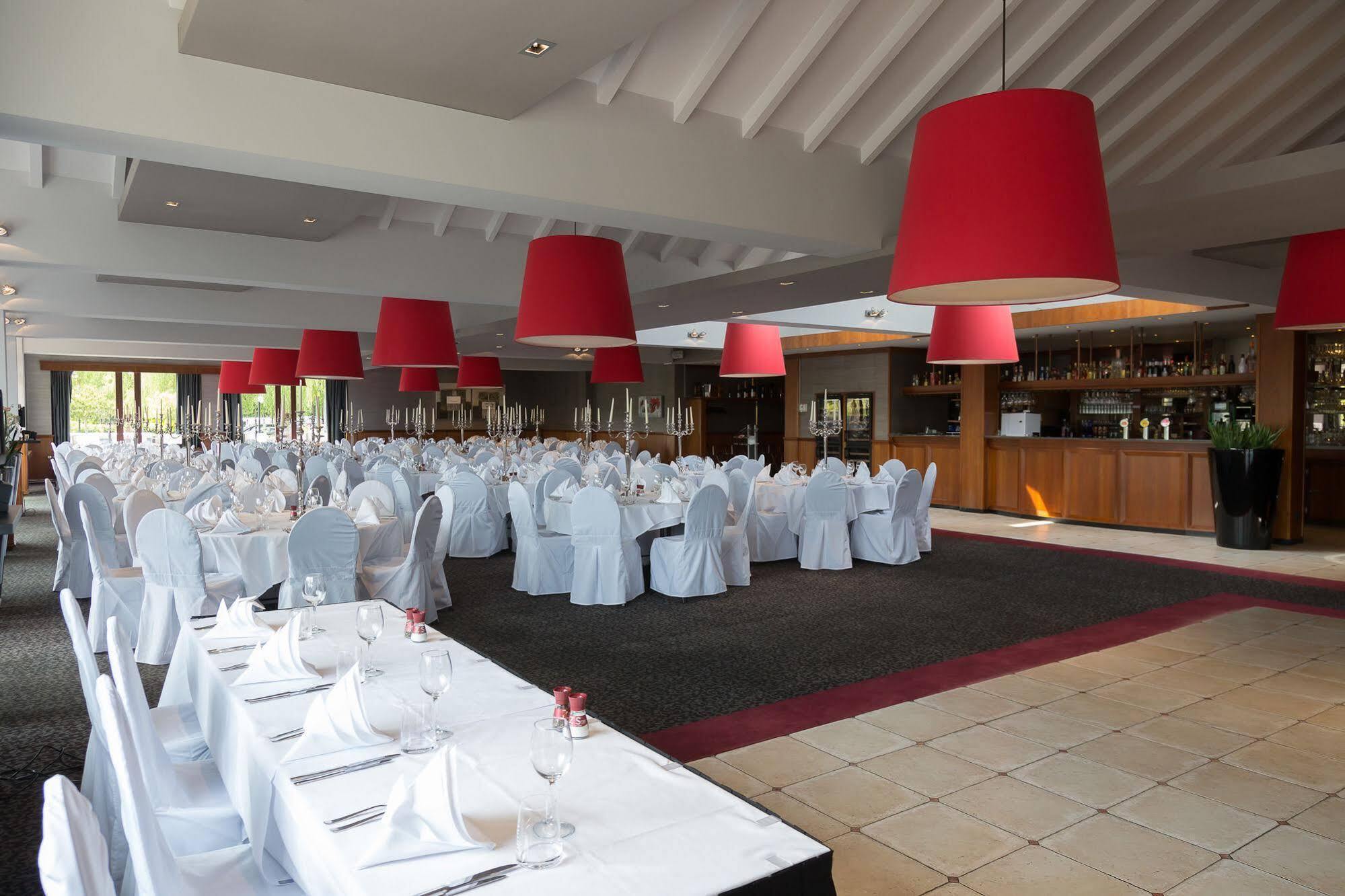 Hotel Restaurant Van Der Valk Nivelles-Sud Екстериор снимка