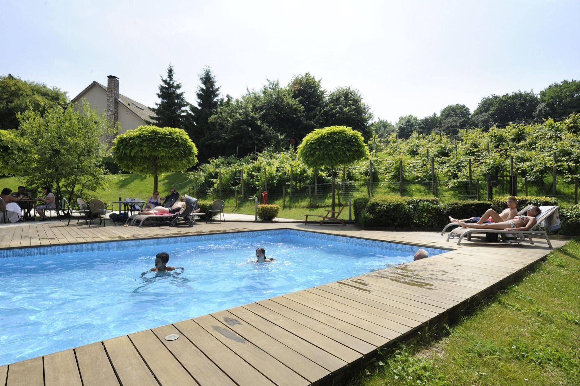 Hotel Restaurant Van Der Valk Nivelles-Sud Екстериор снимка