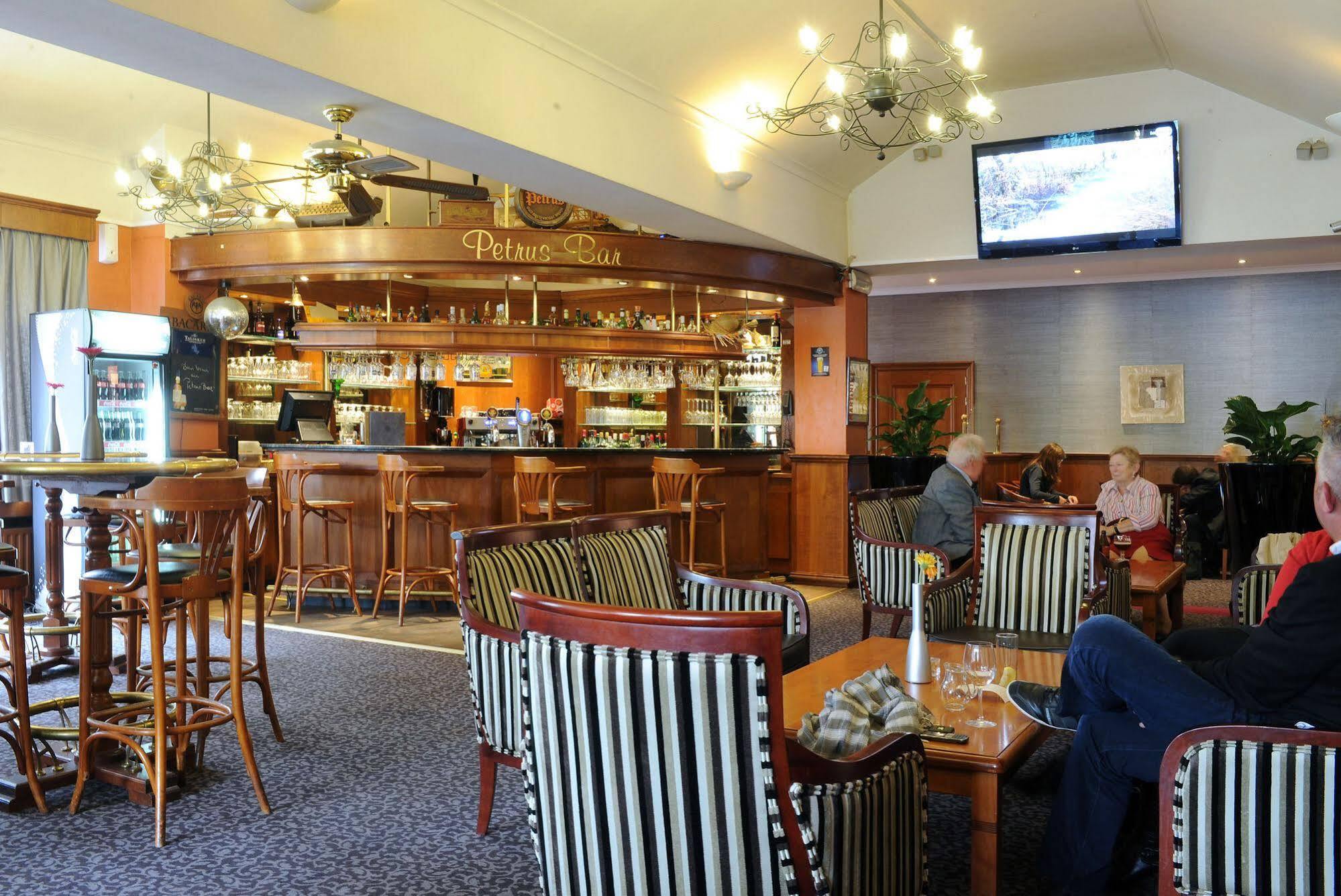 Hotel Restaurant Van Der Valk Nivelles-Sud Екстериор снимка