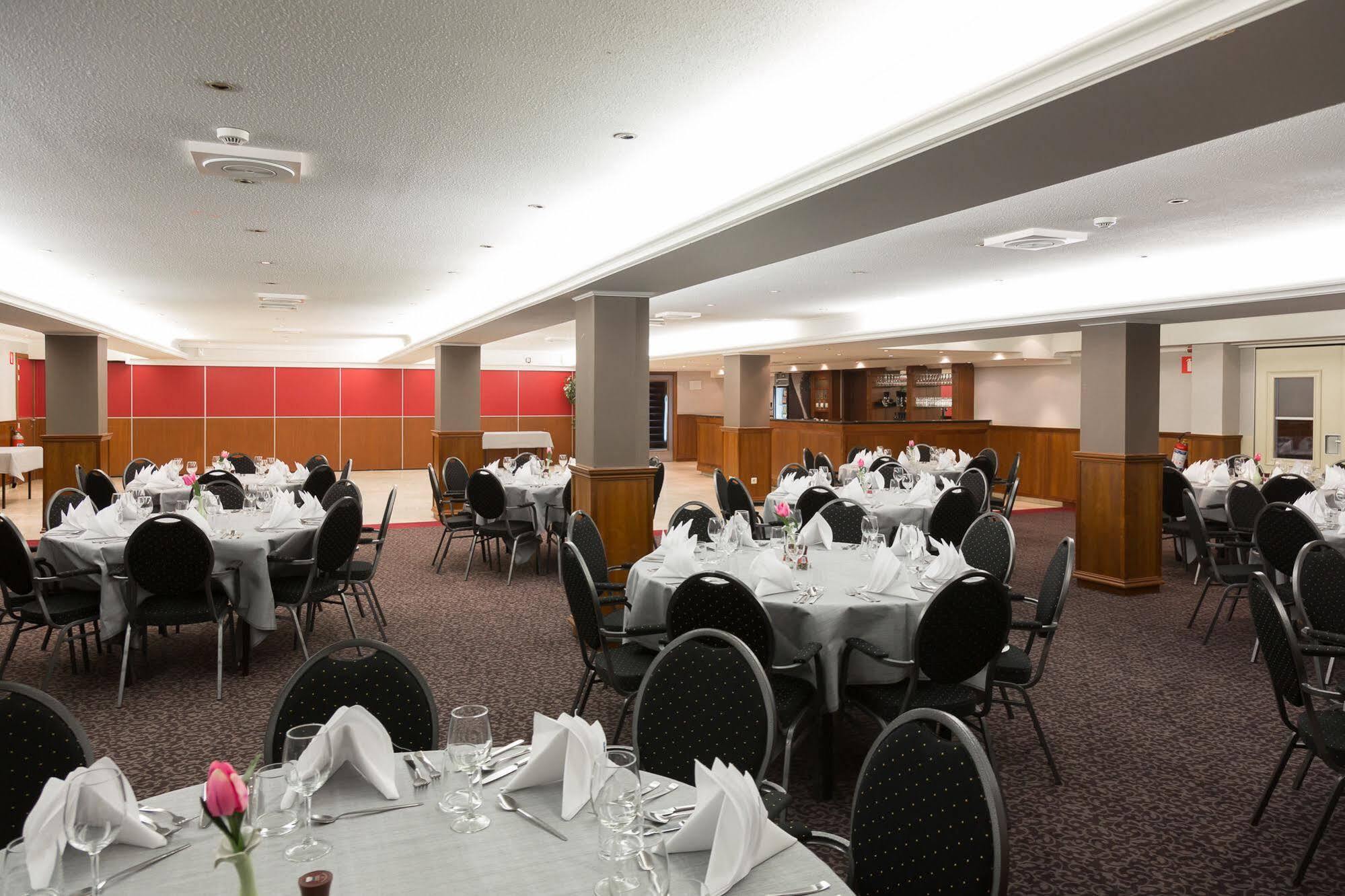 Hotel Restaurant Van Der Valk Nivelles-Sud Екстериор снимка