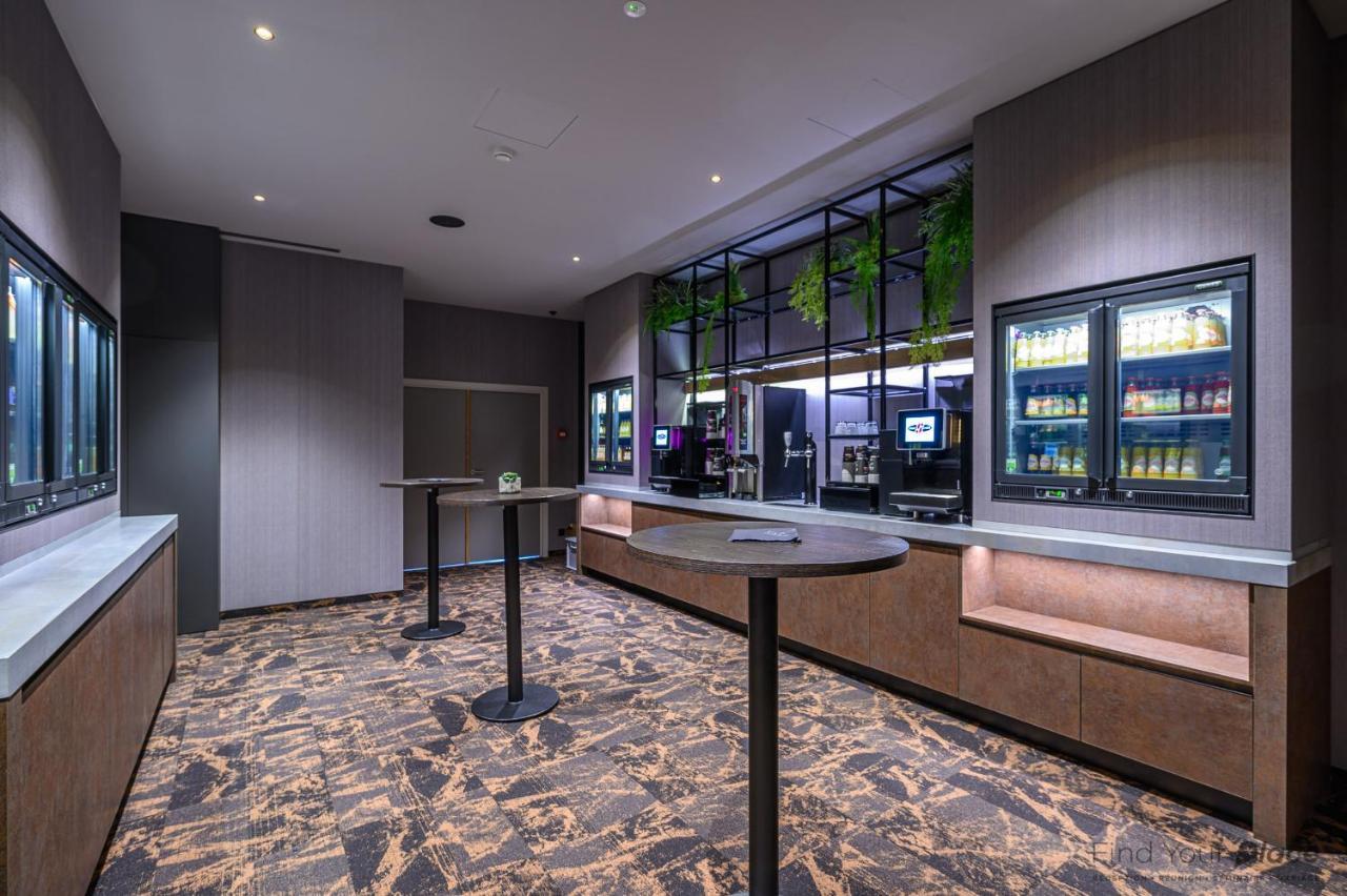 Hotel Restaurant Van Der Valk Nivelles-Sud Екстериор снимка