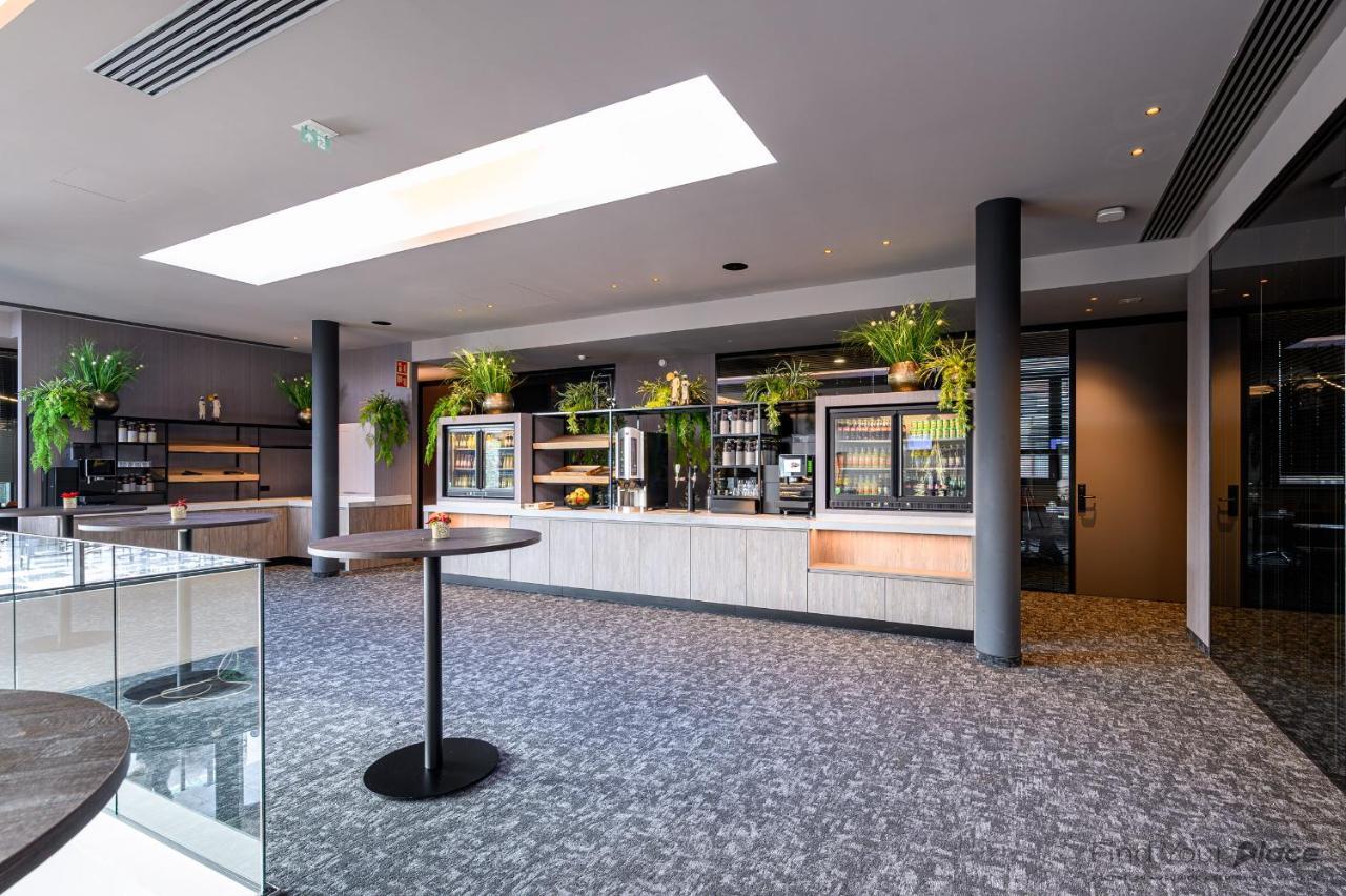 Hotel Restaurant Van Der Valk Nivelles-Sud Екстериор снимка