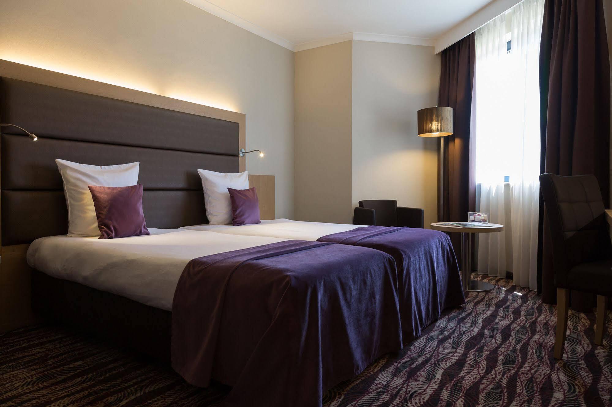 Hotel Restaurant Van Der Valk Nivelles-Sud Екстериор снимка
