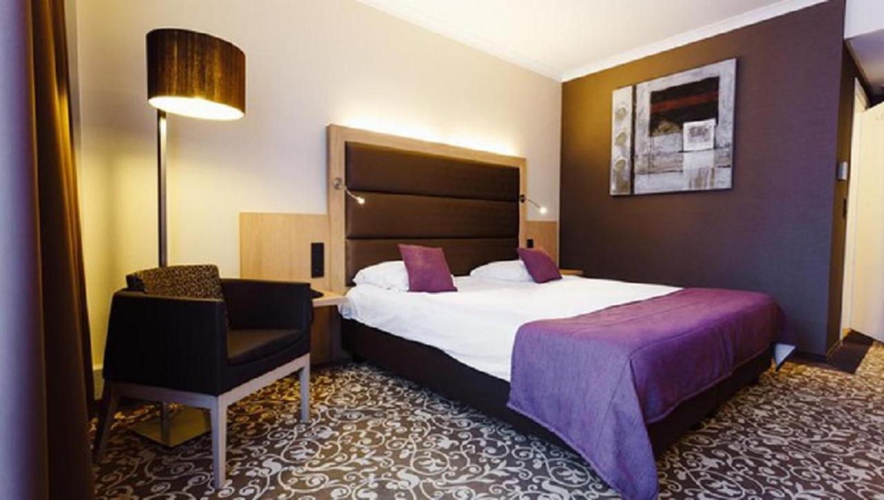 Hotel Restaurant Van Der Valk Nivelles-Sud Екстериор снимка